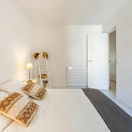 Center Apartment *