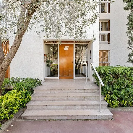 Apartment Center *